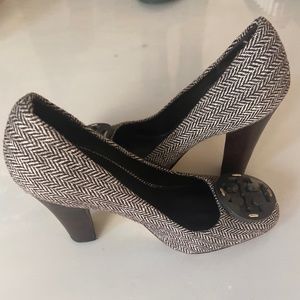 Tory Burch Herringbone Womens Pump